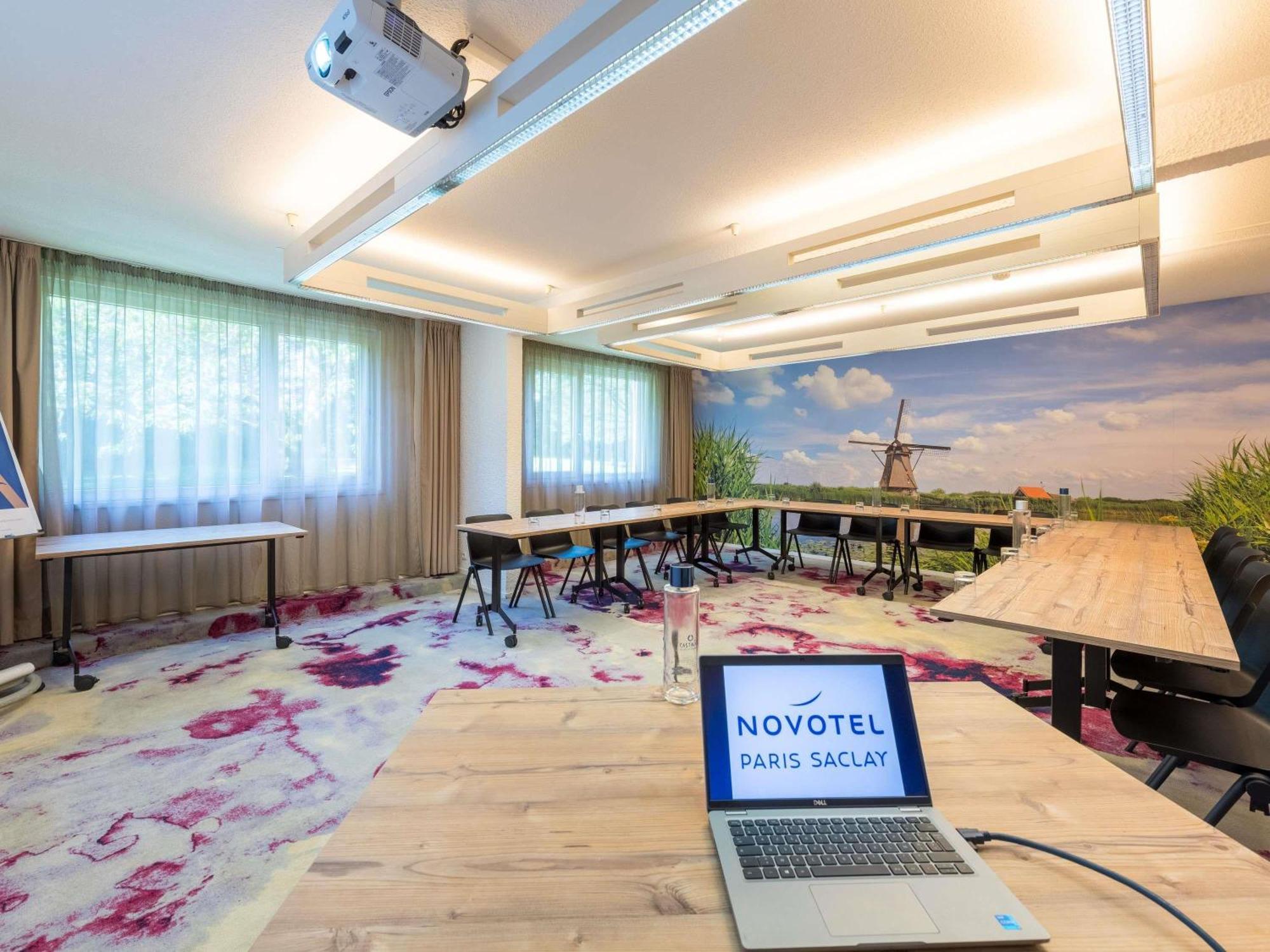 โนโวเทล ปารีส ซาแคล Hotel ซาเคลย์ ภายนอก รูปภาพ